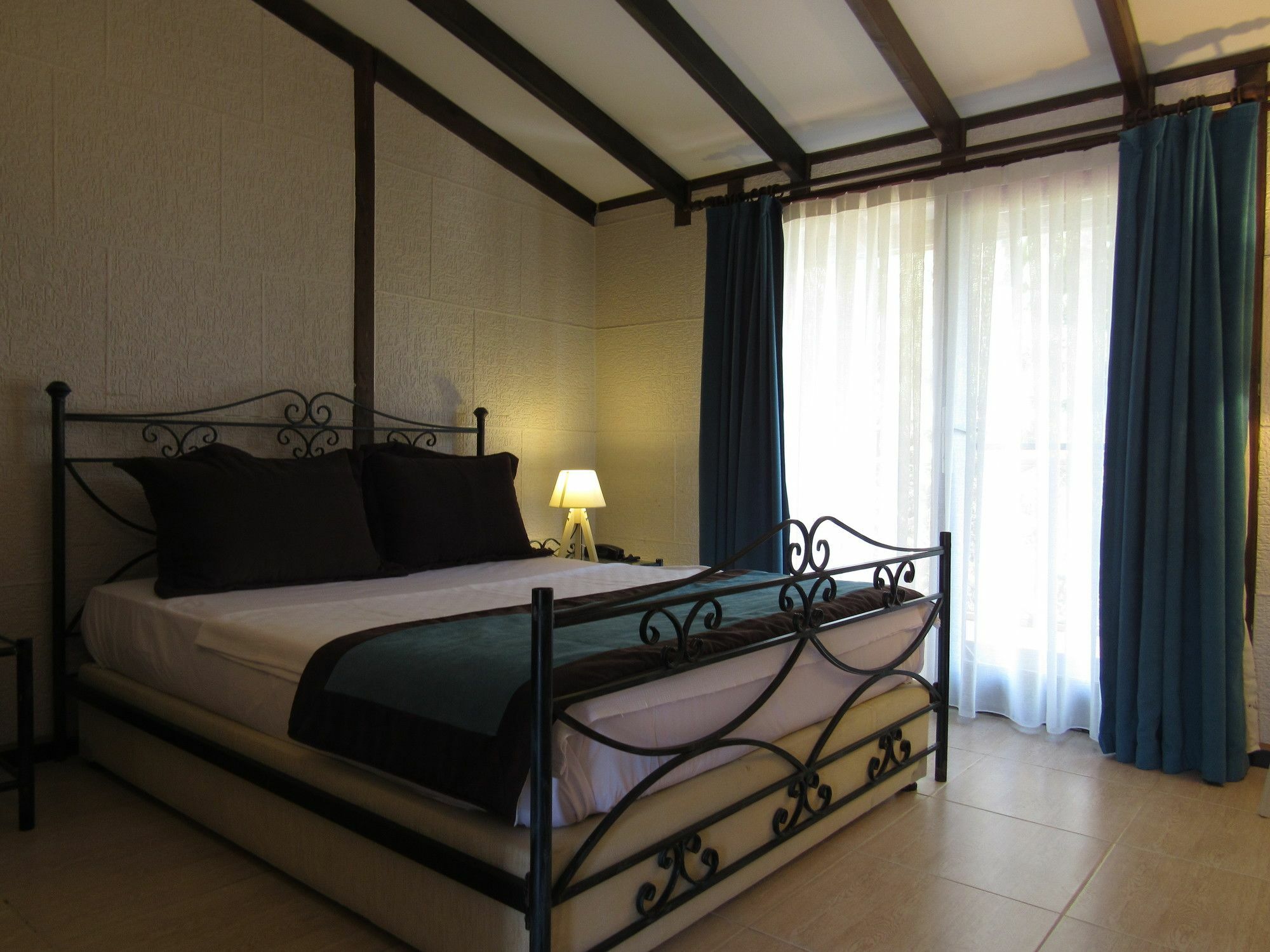 Assos Hunters Hotel (Adults Only) Экстерьер фото